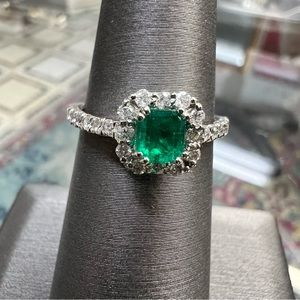 14k White Gold Diamond & Emerald Ring